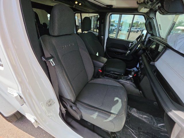Used 2024 Jeep Wrangler Unlimited Sahara AWD/4WD image 19