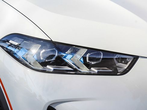 New 2026 BMW X5 xDrive40i w/ Climate Comfort Package image 8