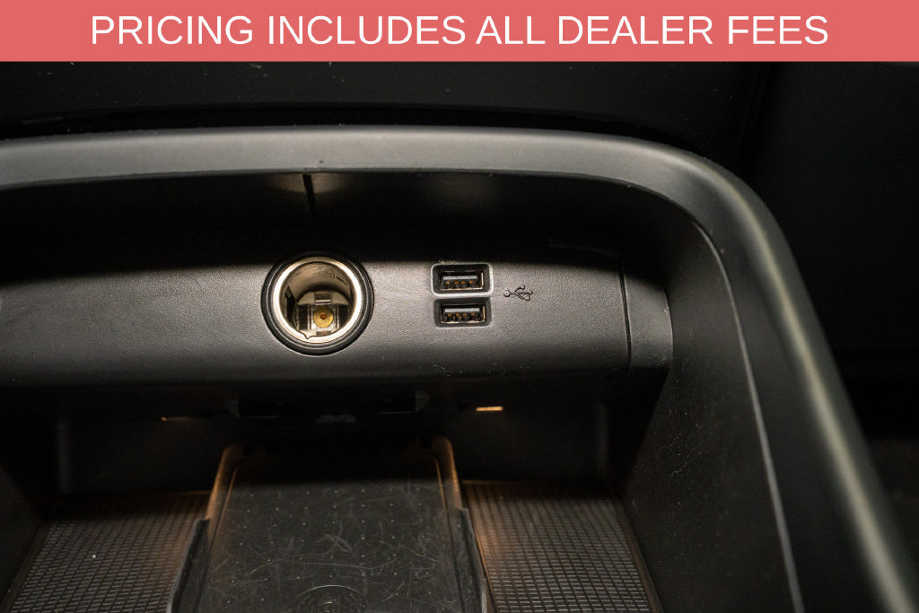 Used 2019 Volvo XC40 T4 R-Design FWD image 16