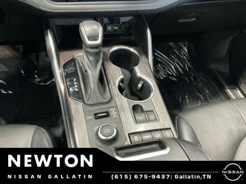 Used 2021 Toyota Highlander Platinum AWD/4WD image 19