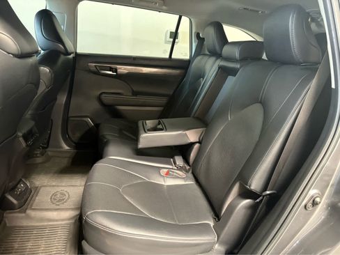 Used 2023 Toyota Highlander Limited AWD/4WD image 15