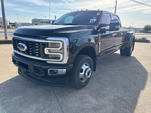 Used 2025 Ford F350 Platinum w/ Platinum Plus Package image 3