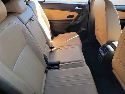 Used 2024 Volkswagen Tiguan SE image 16