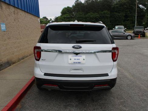 Used 2019 Ford Explorer XLT w/ Equipment Group 201A FWD image 5