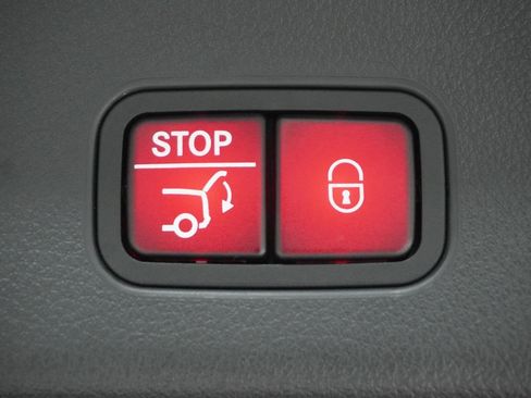 Used 2023 Mercedes-Benz GLC 300 4MATIC image 7