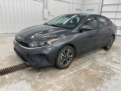 Used 2024 Kia Forte LXS w/ LXS Technology Package FWD image 14