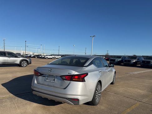 Certified 2023 Nissan Altima 2.5 SV image 22