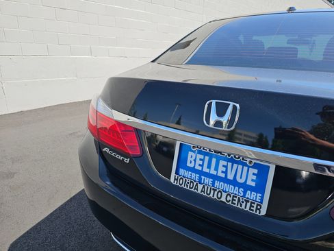 Used 2014 Honda Accord Touring image 16