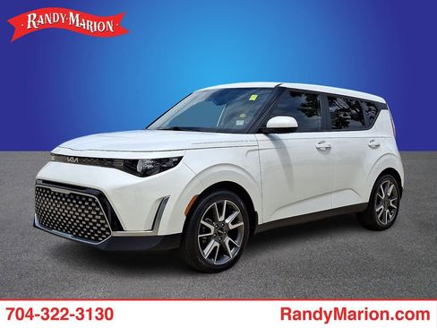 Used 2024 Kia Soul EX w/ Option Group 015 FWD image 1