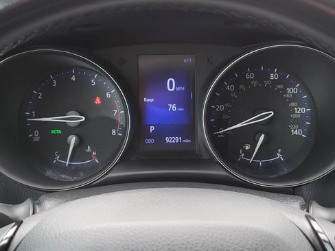 Used 2018 Toyota C-HR XLE FWD image 25