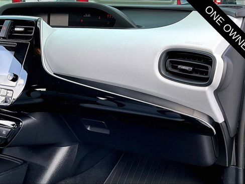 Used 2019 Toyota Prius LE image 24