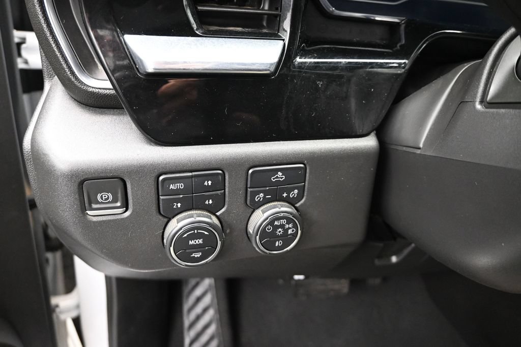 Used 2023 Chevrolet Silverado 1500 LT Trail Boss w/ Protection Package AWD/4WD image 13