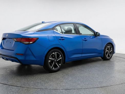 Used 2025 Nissan Sentra SV image 9