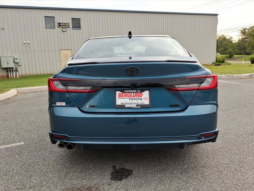 Used 2025 Toyota Camry XSE FWD image 12