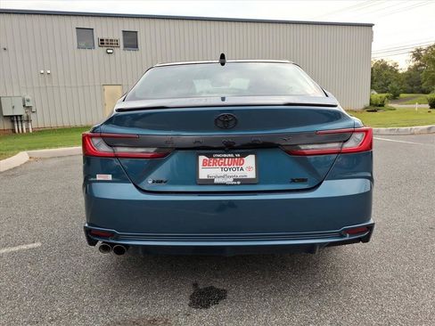 Used 2025 Toyota Camry XSE FWD image 12