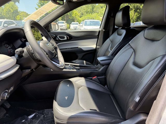 Used 2025 Jeep Compass Limited AWD/4WD image 14
