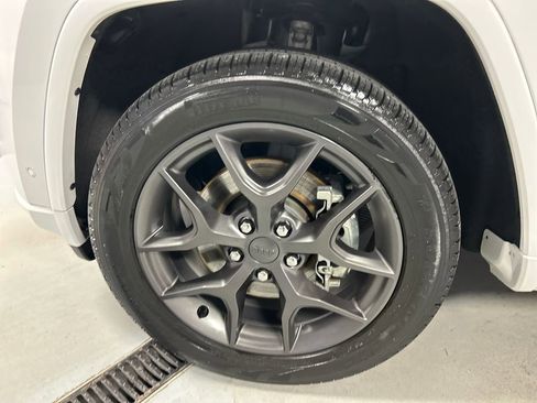 Used 2021 Jeep Grand Cherokee Limited w/ Quick Order Package 28K 80th image 9