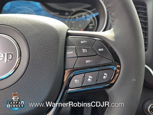Used 2023 Jeep Cherokee Altitude Lux AWD/4WD image 28