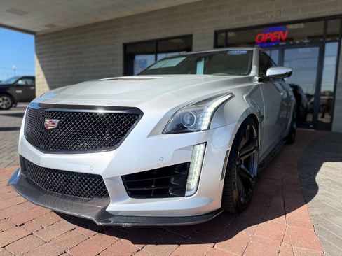 Used 2016 Cadillac CTS V w/ Luxury Package RWD image 27