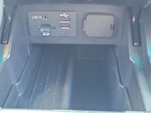 Used 2014 Ford Explorer XLT w/ Equipment Group 201A FWD image 26