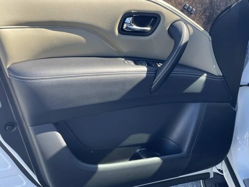 Used 2023 INFINITI QX80 Premium Select w/ Cargo Package image 17