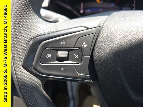 Used 2025 Chevrolet Trax LT FWD image 29