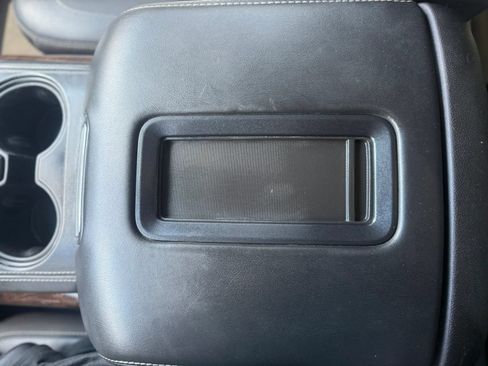 Used 2020 Chevrolet Suburban LT AWD/4WD image 31