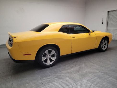 Used 2018 Dodge Challenger SXT image 10