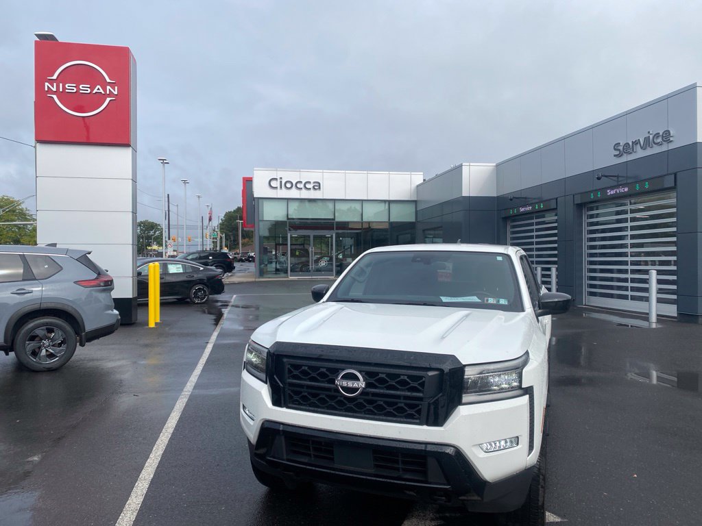 Used 2023 Nissan Frontier SV w/ Midnight Edition Package AWD/4WD image 2