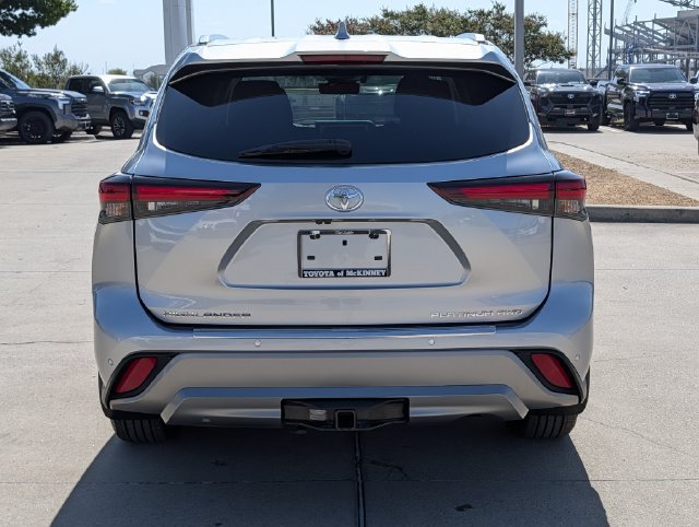 Used 2025 Toyota Highlander Platinum AWD/4WD image 7