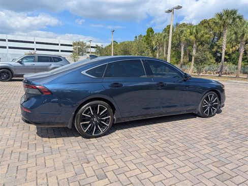 Used 2024 Honda Accord Touring image 11