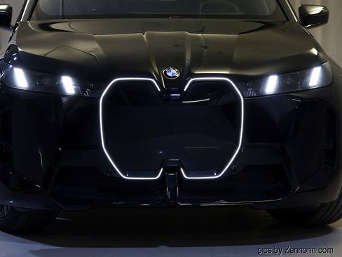 New 2026 BMW iX xDrive60 image 6