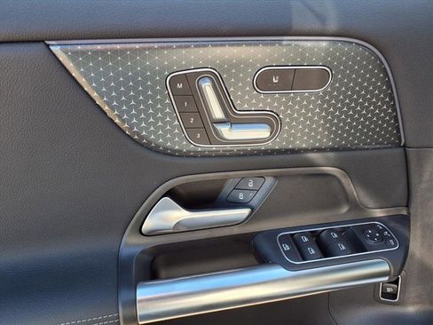 New 2026 Mercedes-Benz GLA 250 image 12