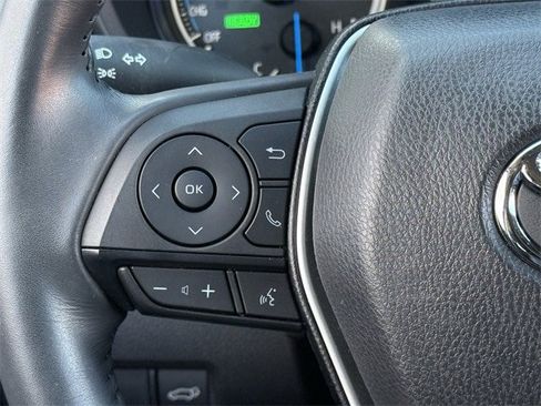 Used 2023 Toyota Venza LE image 13