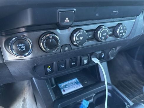 Used 2020 Toyota Tacoma TRD Sport w/ Technology Package image 8