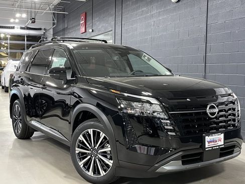 New 2026 Nissan Pathfinder Platinum w/ Cargo Package AWD/4WD image 3