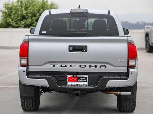 Used 2019 Toyota Tacoma TRD Sport w/ Technology Package RWD image 6