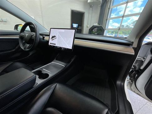 Used 2021 Tesla Model 3 Standard Range Plus RWD image 24