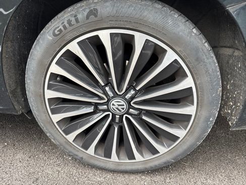 Used 2022 Volkswagen Passat 2.0T FWD image 8