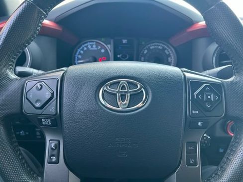 Used 2019 Toyota Tacoma TRD Off-Road w/ TRD Premium Off Road Package AWD/4WD image 24