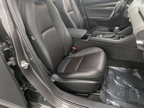 Used 2021 MAZDA MAZDA3 s image 28