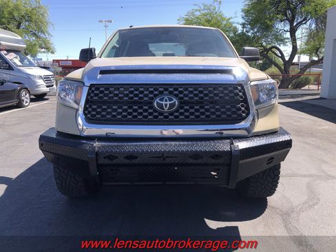 Used 2019 Toyota Tundra SR5 w/ SR5 Upgrade Package image 4