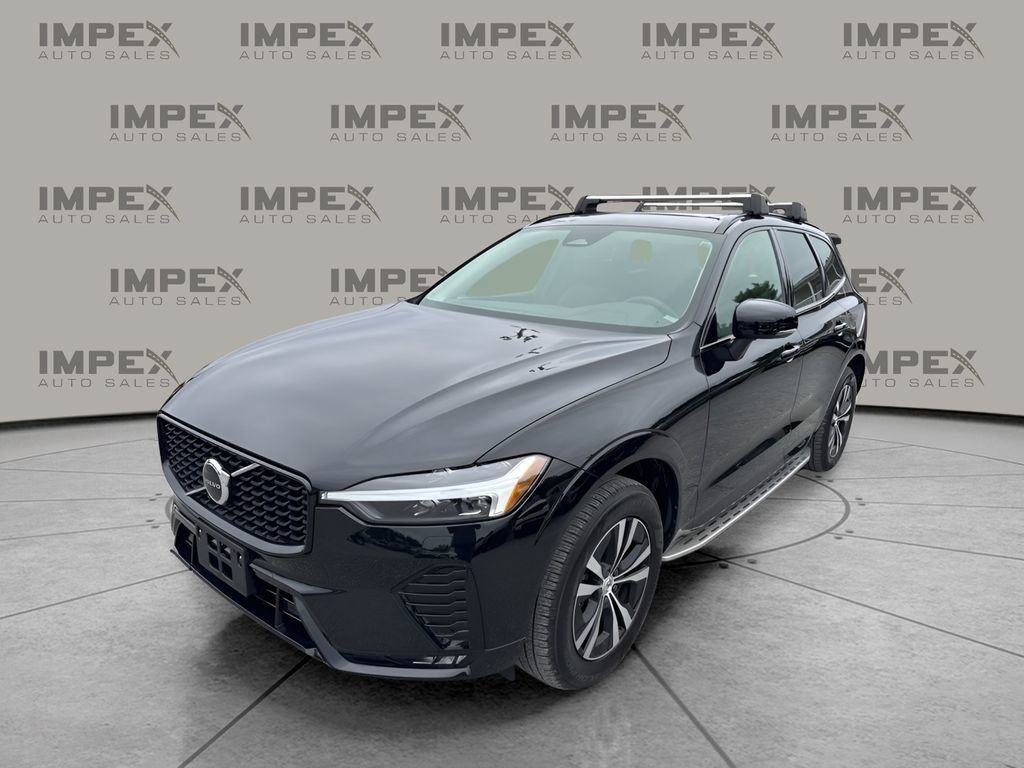 Used 2024 Volvo XC60 B5 Core AWD/4WD image 1