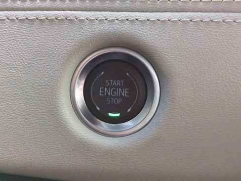 Certified 2025 Cadillac Escalade Sport w/ LPO, ONYX Package image 29