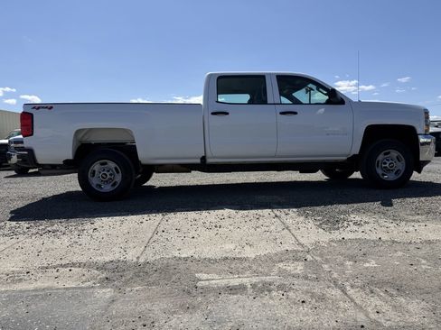 Used 2018 Chevrolet Silverado 2500 W/T AWD/4WD image 4