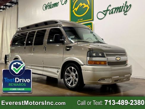 Used 2016 Chevrolet Express 2500 RWD image 1