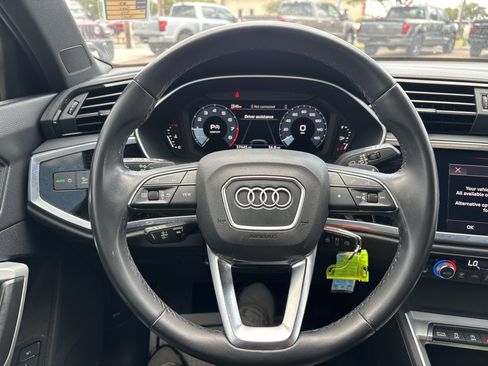 Used 2022 Audi Q3 2.0T Premium Plus w/ Premium Plus Package AWD/4WD image 33