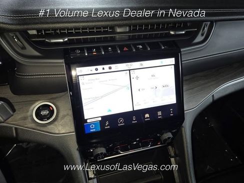 Used 2024 Jeep Grand Cherokee L Limited w/ Black Appearance Package AWD/4WD image 31