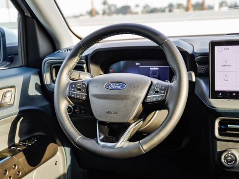 Used 2025 Ford Maverick Lobo AWD/4WD image 18