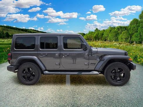 Used 2019 Jeep Wrangler Unlimited Sahara AWD/4WD image 7